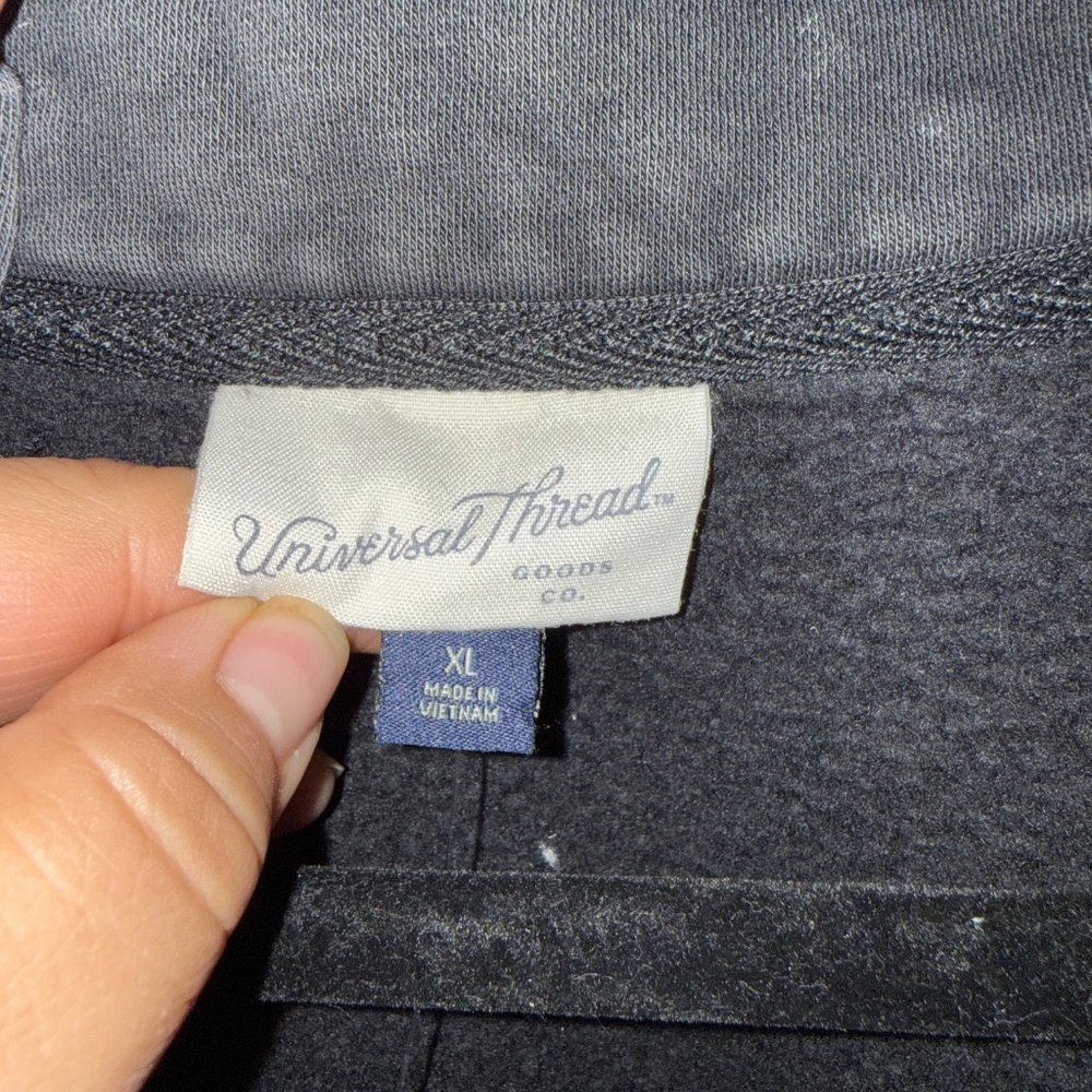 Universal Thread Sweatshirt NWT - image 3